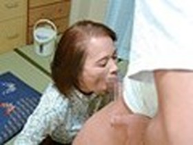 六十路隔世近親相姦6 〜祖母と孫とその友達〜 女学生だった頃の興奮が鮮明に蘇る 生中出し禁断交尾 沢村樹　サンプル画像06